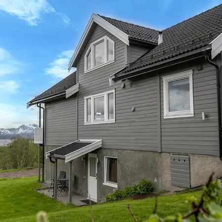 Stor Naer Flyplass, Buss Og Apartment *