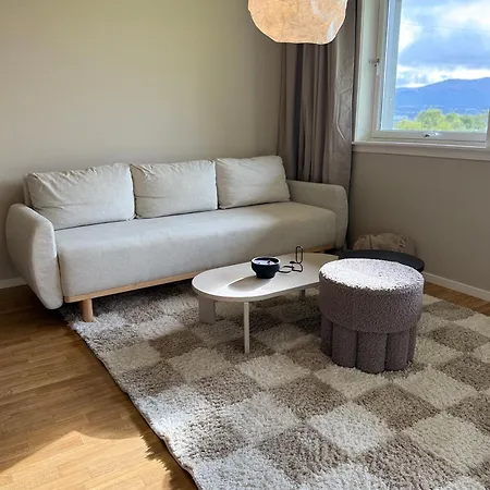 Stor Naer Flyplass, Buss Og Apartamento Tromsø