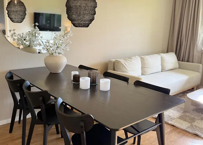 Appartement Stor Naer Flyplass, Buss Og *